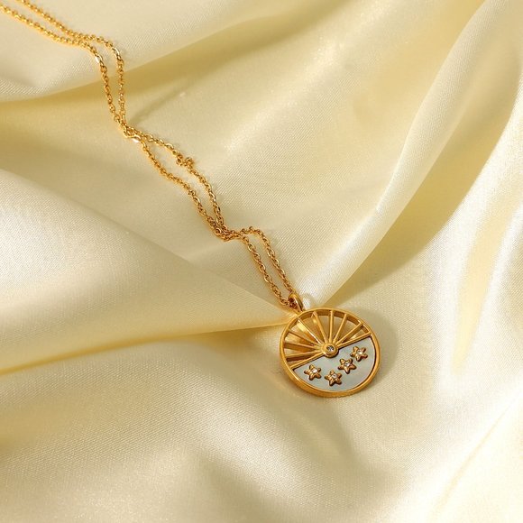 LAST ONE!! Kiara Necklace - Picture 3 of 6